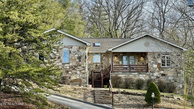 Tucked away on a quiet, private street, this beautifully updated on Heatherhurst Golf Course in Tennessee - for sale on GolfHomes.com, golf home, golf lot