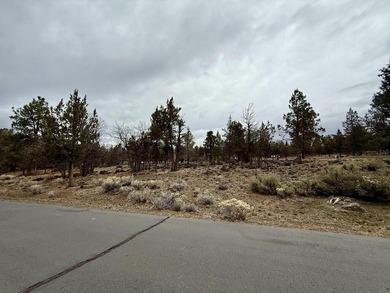 Great opportunity to own a desirable corner lot on a quiet on Running Y Ranch Resort in Oregon - for sale on GolfHomes.com, golf home, golf lot