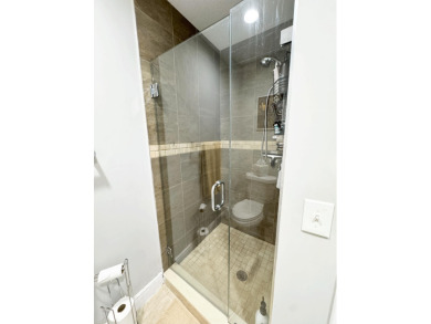 CALLING ALL INVESTORS! TENANT OCCUPIED, UPDATED 2/2 UNIT - NO on Kings Point Golf -Flanders Way in Florida - for sale on GolfHomes.com, golf home, golf lot