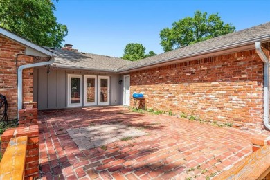 Beautifully remodeled in 2019! Newer carpet, tile, laminate wood on Hillcrest Country Club in Oklahoma - for sale on GolfHomes.com, golf home, golf lot