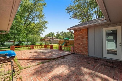 Beautifully remodeled in 2019! Newer carpet, tile, laminate wood on Hillcrest Country Club in Oklahoma - for sale on GolfHomes.com, golf home, golf lot