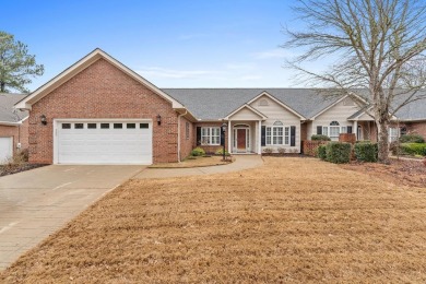 IF YOU'RE LOOKING FOR A ONE LEVEL HOME (NO STEPS) COMPLETELY on Hunters Creek Golf and Country Club - Maple in South Carolina - for sale on GolfHomes.com, golf home, golf lot