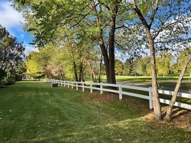 Get ready for the WOW factor! Gorgeous upper floor townhome on Fox Run Golf Links in Illinois - for sale on GolfHomes.com, golf home, golf lot