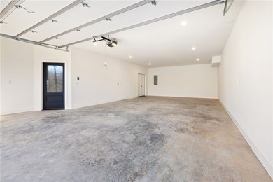 Welcome to a brand new, striking contemporary home! Thoughtfully on Branchwood Golf Course in Arkansas - for sale on GolfHomes.com, golf home, golf lot