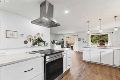 Beautifully Remodeled 2BR/2BA Home with Golf Course Views in 55+ on King City Golf Course in Oregon - for sale on GolfHomes.com, golf home, golf lot