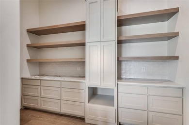 Stunning New Build in Thomas Crossing, home of Southern Oaks on Southern Oaks Golf Club in Texas - for sale on GolfHomes.com, golf home, golf lot