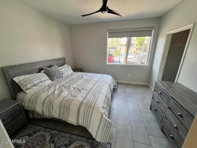 Enjoy resort style living in this beautiful 2 bed 2 bath condo on Kierland Golf Club in Arizona - for sale on GolfHomes.com, golf home, golf lot
