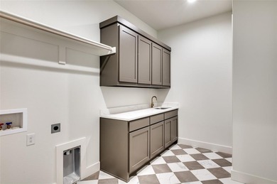 Stunning New Build in Thomas Crossing, home of Southern Oaks on Southern Oaks Golf Club in Texas - for sale on GolfHomes.com, golf home, golf lot