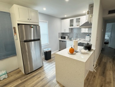 **BE ADVISED - TENANT OCCUPIED - LEASE EXPIRES 3/31/26. Monthly on Kings Point Golf -Flanders Way in Florida - for sale on GolfHomes.com, golf home, golf lot