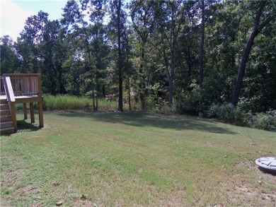 Like new! All brick, one owner, well-kept home. Two bedroom plus on Bella Vista Country Club - Highlands in Arkansas - for sale on GolfHomes.com, golf home, golf lot