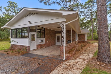 Take note of this nicely renovated 3 bedroom, 2 bath home in on The Lakes Country Club in North Carolina - for sale on GolfHomes.com, golf home, golf lot