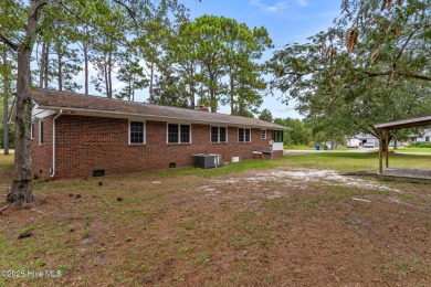 Take note of this nicely renovated 3 bedroom, 2 bath home in on The Lakes Country Club in North Carolina - for sale on GolfHomes.com, golf home, golf lot