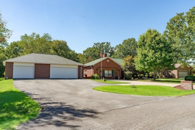 This beautifully maintained brick  home has room for all your on Thunderbird Country Club in Arkansas - for sale on GolfHomes.com, golf home, golf lot
