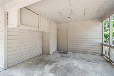 Discover this charming two bedroom town home nestled on Holiday on Holiday Island Executive Golf Course in Arkansas - for sale on GolfHomes.com, golf home, golf lot