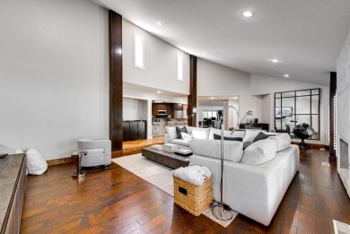 LOW MAINTENANCE BEAUTY ON THE BOULEVARD! STUNNING MODERN on Green Tree Country Club in Texas - for sale on GolfHomes.com, golf home, golf lot