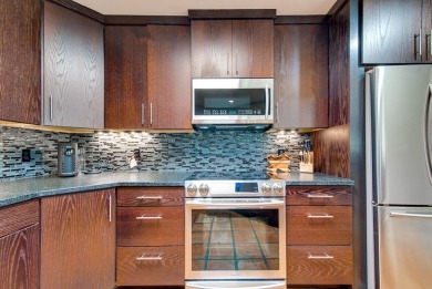 LOW MAINTENANCE BEAUTY ON THE BOULEVARD! STUNNING MODERN on Green Tree Country Club in Texas - for sale on GolfHomes.com, golf home, golf lot