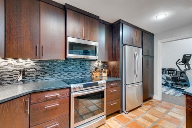 LOW MAINTENANCE BEAUTY ON THE BOULEVARD! STUNNING MODERN on Green Tree Country Club in Texas - for sale on GolfHomes.com, golf home, golf lot