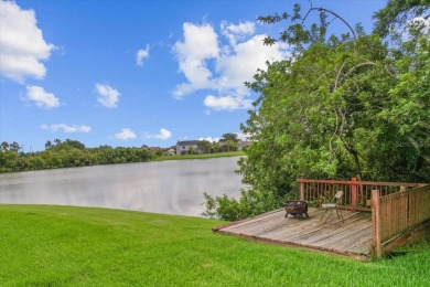 Discover your ideal Lakefront Pool Home at the end of a quiet on Oaks National Golf Course in Florida - for sale on GolfHomes.com, golf home, golf lot