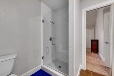 LOW MAINTENANCE BEAUTY ON THE BOULEVARD! STUNNING MODERN on Green Tree Country Club in Texas - for sale on GolfHomes.com, golf home, golf lot