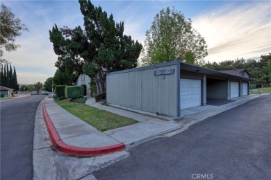 Welcome to this beautiful 1,363 sq ft single-story condo in the on Jurupa Hills Country Club in California - for sale on GolfHomes.com, golf home, golf lot