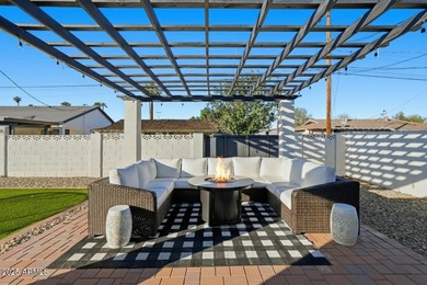 WOW! This is the ONE!  This beautiful home features a large open on Scottsdale Shadows in Arizona - for sale on GolfHomes.com, golf home, golf lot