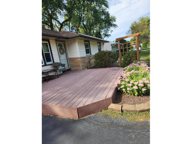 Valparaiso home located on west side close to  Forest Park golf on Forest Park Golf Course in Indiana - for sale on GolfHomes.com, golf home, golf lot