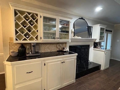 Beautiful updated 3 bed/2 bath Bentwood charmer on a quite on Bentwood Country Club in Texas - for sale on GolfHomes.com, golf home, golf lot