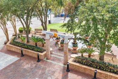 PREMIER LOCATION! Located in the entrance tower with a large on Sandestin Golf and Beach Resort - Raven in Florida - for sale on GolfHomes.com, golf home, golf lot