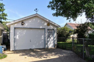 This 3 bedroom, 2 bathroom 1 1 2 story home near Floyd Golf on Floyd Park Golf Course in Iowa - for sale on GolfHomes.com, golf home, golf lot