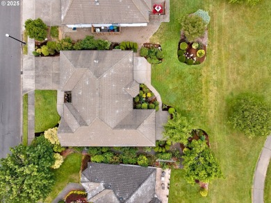 Beautiful Single-Level Home on the 12th Fairway in Tukwila Golf on Tukwila OGA Golf Course in Oregon - for sale on GolfHomes.com, golf home, golf lot
