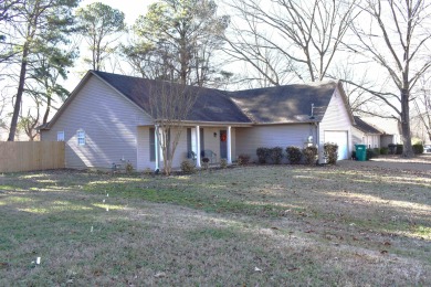 This totally remodeled spacious 3 bedroom, 2 bath home features on Jackson National Golf Club in Tennessee - for sale on GolfHomes.com, golf home, golf lot