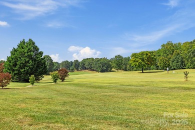 Waterfront townhouse in the sought-after community of Links of on Links O Tryon in South Carolina - for sale on GolfHomes.com, golf home, golf lot