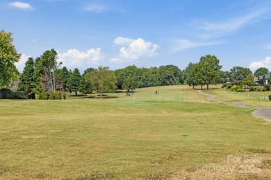 Waterfront townhouse in the sought-after community of Links of on Links O Tryon in South Carolina - for sale on GolfHomes.com, golf home, golf lot