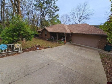 All Brick 3 bed 2 bath home backing to the old White River Golf on Rivercliff Golf Course in Arkansas - for sale on GolfHomes.com, golf home, golf lot