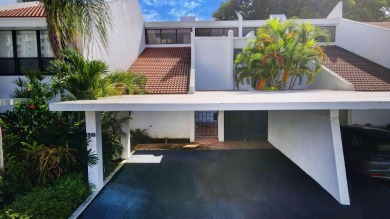 Charming 2 bedroom, 2 bathroom Villa, covered parking for 2 on The President Country Club in Florida - for sale on GolfHomes.com, golf home, golf lot