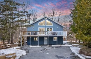 CHARMING POCONOS CHALET Upgraded & Lovingly Maintained 5BR 2BA on Pocono Farms Country Club in Pennsylvania - for sale on GolfHomes.com, golf home, golf lot