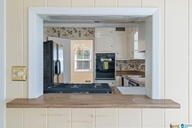 This charming 2BR/2BA home is all about LOCATION--walk to East on Vestavia Golf and Country Club in Alabama - for sale on GolfHomes.com, golf home, golf lot