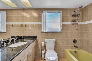 Price Improvement! Rarely available 3-bedroom corner unit in on Palm-Aire Country Club and Resort - The Oaks in Florida - for sale on GolfHomes.com, golf home, golf lot