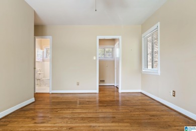 This charming 2BR/2BA home is all about LOCATION--walk to East on Vestavia Golf and Country Club in Alabama - for sale on GolfHomes.com, golf home, golf lot