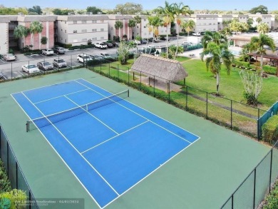 2Beds/2Baths condo is available for sale in ARROWHEAD condominum on Davie Golf Club in Florida - for sale on GolfHomes.com, golf home, golf lot