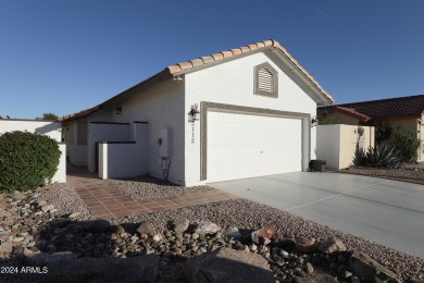 Adorable patio home on Casa Grande Lakes. High ceilings. Bright on Dave White Reg Park and Golf Course in Arizona - for sale on GolfHomes.com, golf home, golf lot