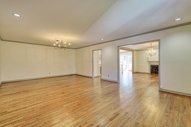 Newly Renovated! Stunning 4 bedroom/3.5 bathroom on Country Club of Spartanburg in South Carolina - for sale on GolfHomes.com, golf home, golf lot