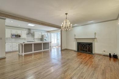 Newly Renovated! Stunning 4 bedroom/3.5 bathroom on Country Club of Spartanburg in South Carolina - for sale on GolfHomes.com, golf home, golf lot