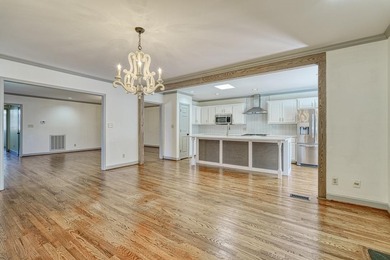 Newly Renovated! Stunning 4 bedroom/3.5 bathroom on Country Club of Spartanburg in South Carolina - for sale on GolfHomes.com, golf home, golf lot