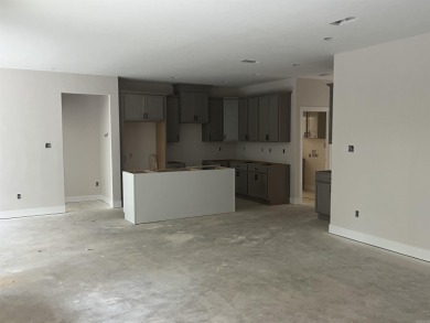 Swing by and see what all the talk is about.  This 3bd-2Ba on Balboa Golf Course in Arkansas - for sale on GolfHomes.com, golf home, golf lot