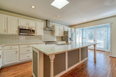 Newly Renovated! Stunning 4 bedroom/3.5 bathroom on Country Club of Spartanburg in South Carolina - for sale on GolfHomes.com, golf home, golf lot