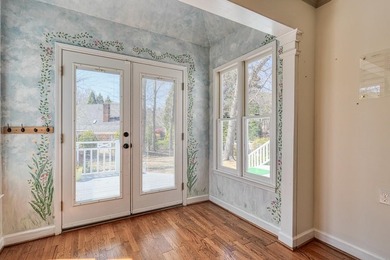 Newly Renovated! Stunning 4 bedroom/3.5 bathroom on Country Club of Spartanburg in South Carolina - for sale on GolfHomes.com, golf home, golf lot