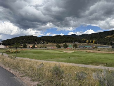 Beautiful getaway in Angel Fire only 1.7 mi from the ski base on Angel Fire Resort Country Club in New Mexico - for sale on GolfHomes.com, golf home, golf lot