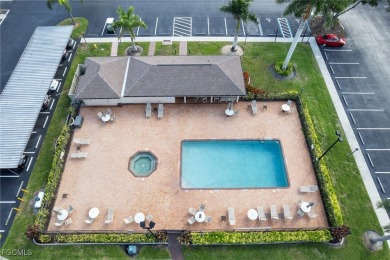 Cross Creek Golfing Community - 2 Bedrooms + Den, 2 Bathrooms on Cross Creek Country Club in Florida - for sale on GolfHomes.com, golf home, golf lot