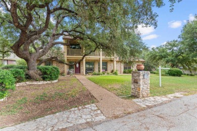 Lovely 3-bedroom, 2-bath home is perfectly positioned on a on Yaupon Golf Course Lakeway in Texas - for sale on GolfHomes.com, golf home, golf lot